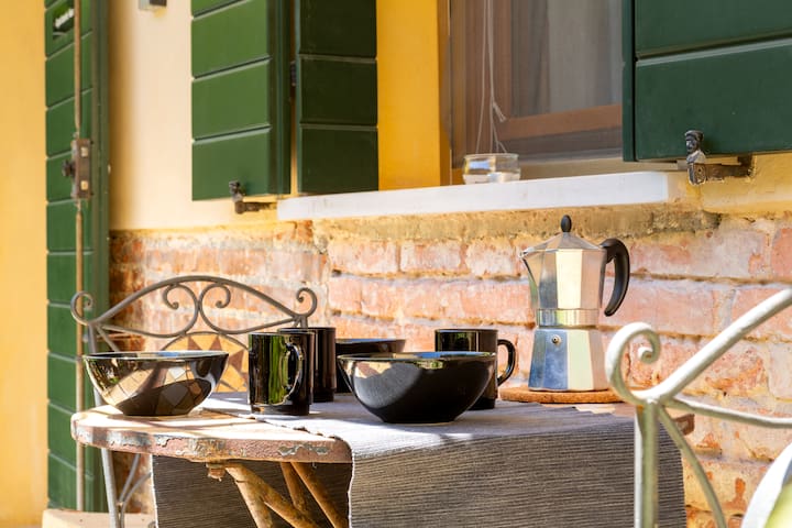 Peaceful Garden in the Authentic Venice 3