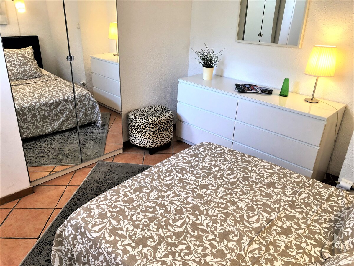 spálňa s posteľou 140 cm