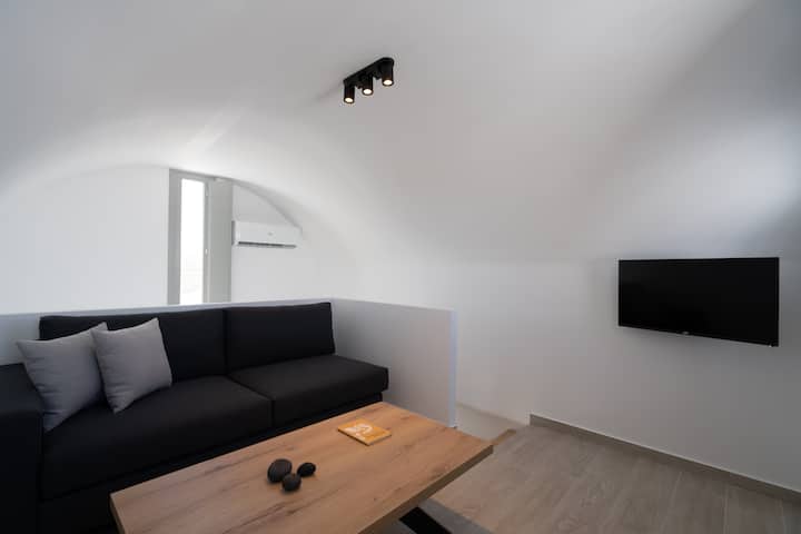 Black Diamond Suite With Hot Tub *Aegean Diamonds* - Santorini