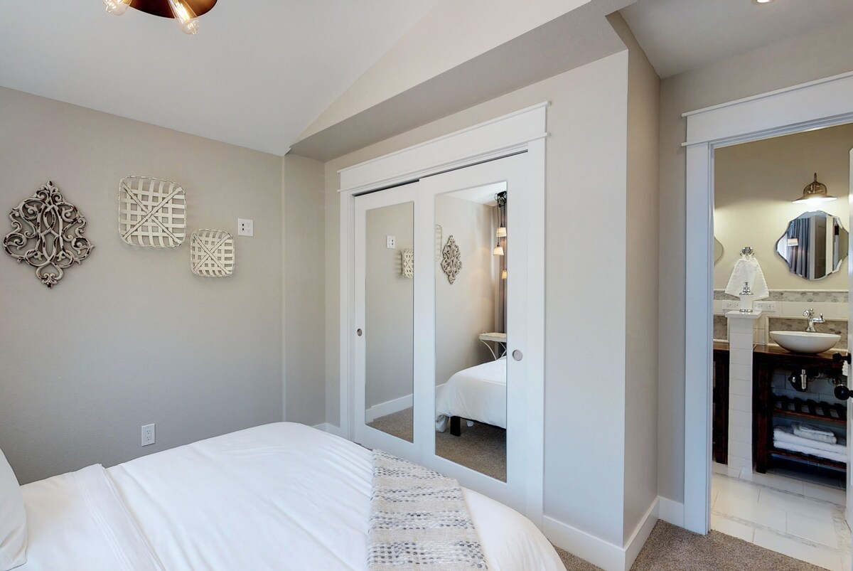 Спална соба 1 со приватна бања