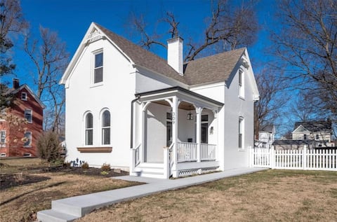 Whitestone Place: gorgeous, historic, updated home