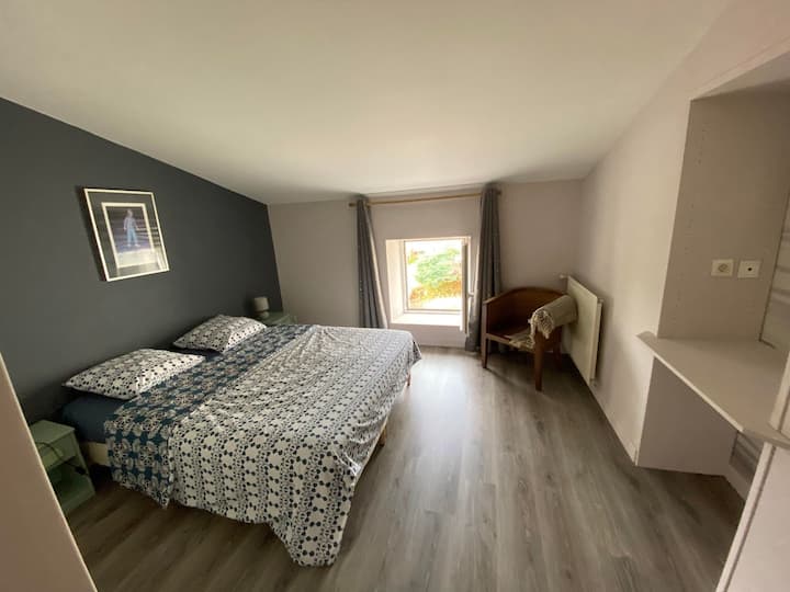 Chumba #2 na kabati na kabati