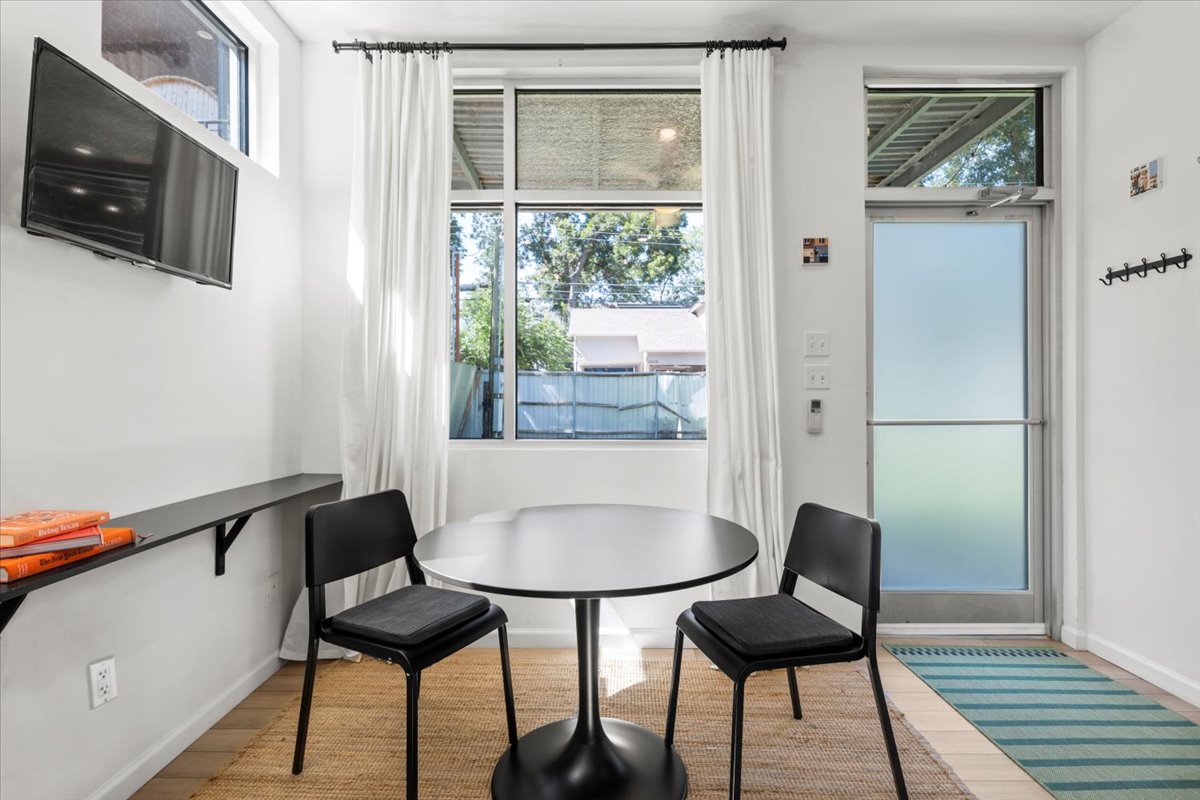 Modern Oasis | Walk to Rainey St. | Balcony