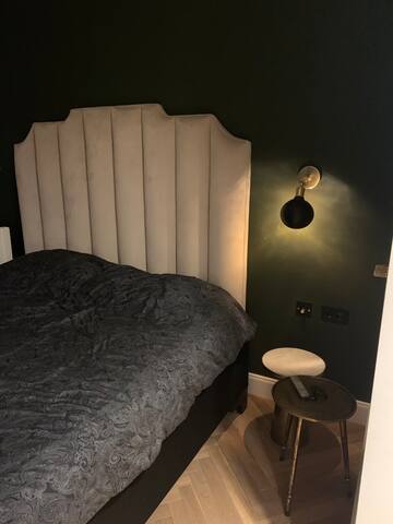 Lovely 2 bedroom in Amsterdam with sunny yard gallery image 3