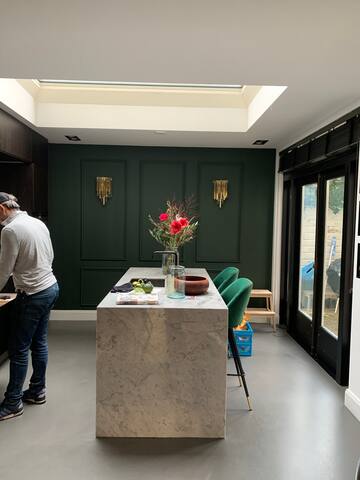 Lovely 2 bedroom in Amsterdam with sunny yard gallery image 5