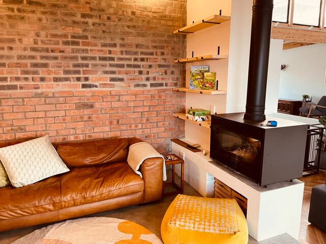 Newly renovated family home with beautiful views gallery image 4