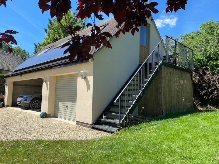 MiltonunderWychwood Holiday Rentals & Homes England, United Kingdom