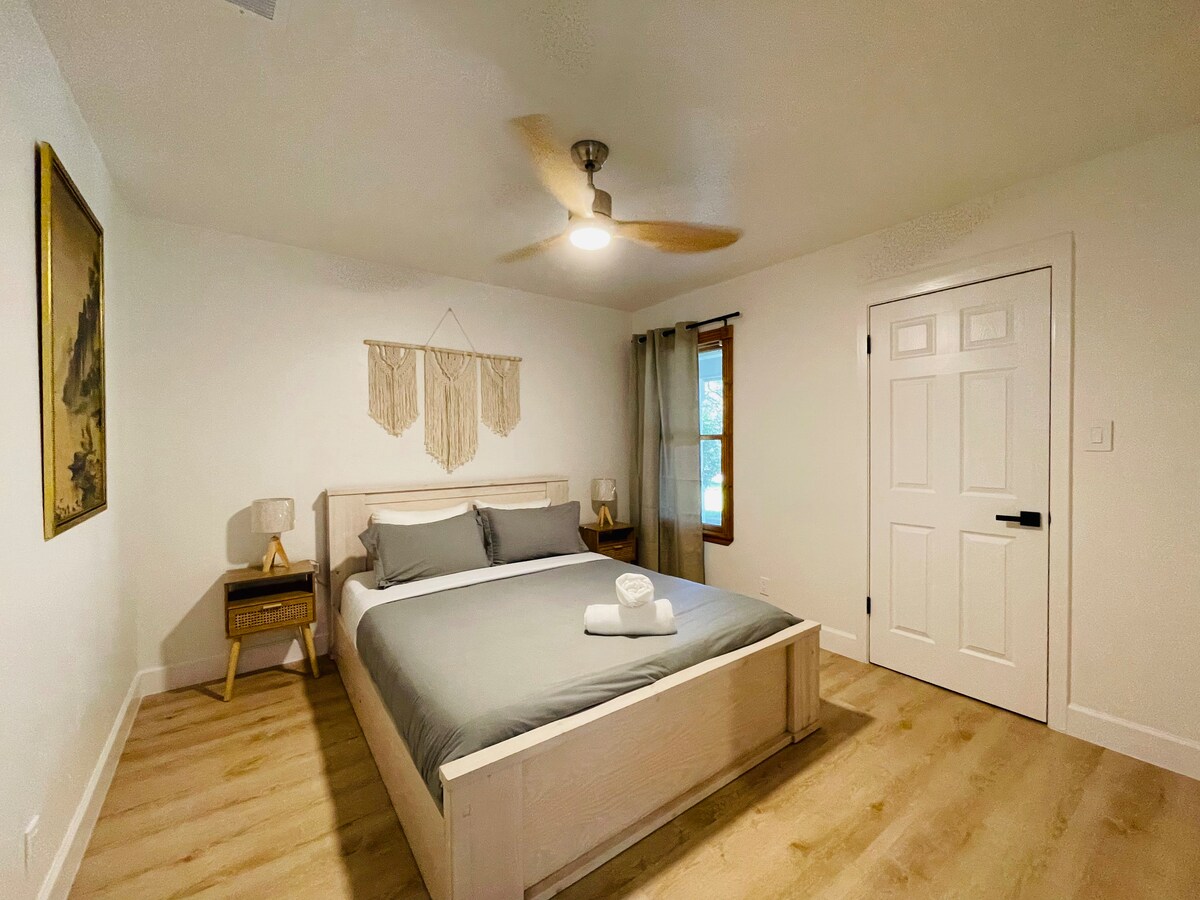 Spavaća soba br. 2 - bračni krevet (160x200)