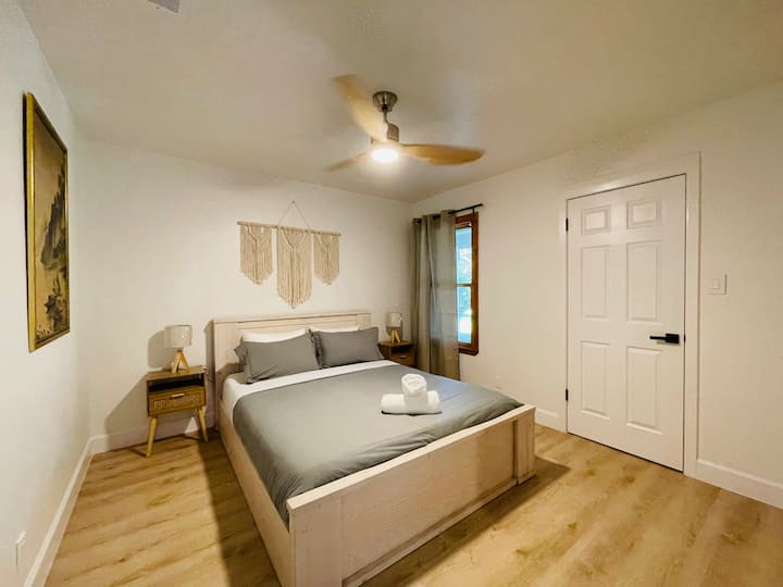 ห้องนอน #2 - เตียงควีนไซส์