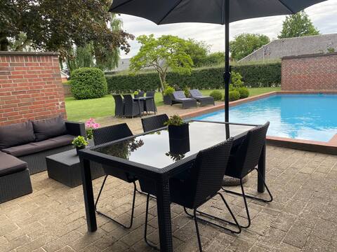 Lovely villa with swimming pool and sauna