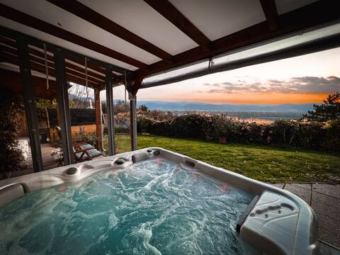 Near Budapest 6 rooms, pool, sauna, jakuzzi