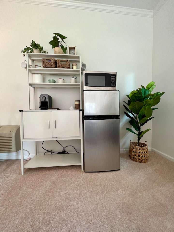 Casita Del Ray — Alexandria Studio Apartment - Alexandria, VA
