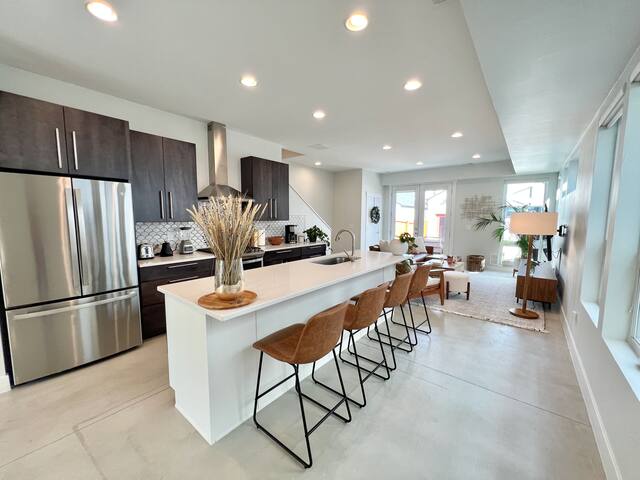 Modern home, walk to City Park, near RiNo+Downtown gallery image 5