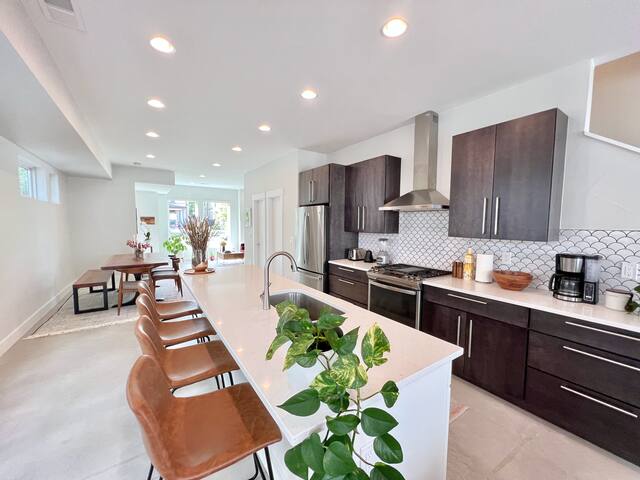 Modern home, walk to City Park, near RiNo+Downtown gallery image 2