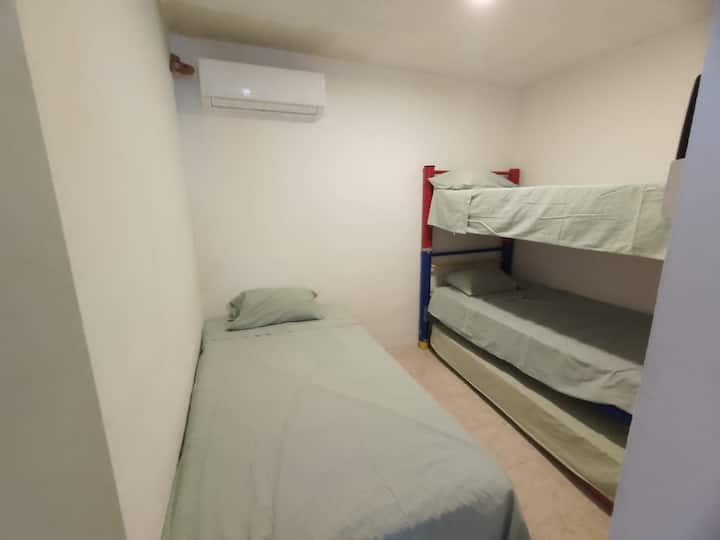 Segunda recámara, litera y cama baja con mini Split