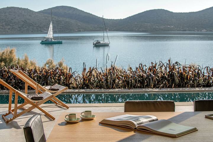 Unique design 3 bedroom villa next to the beach gallery image 2