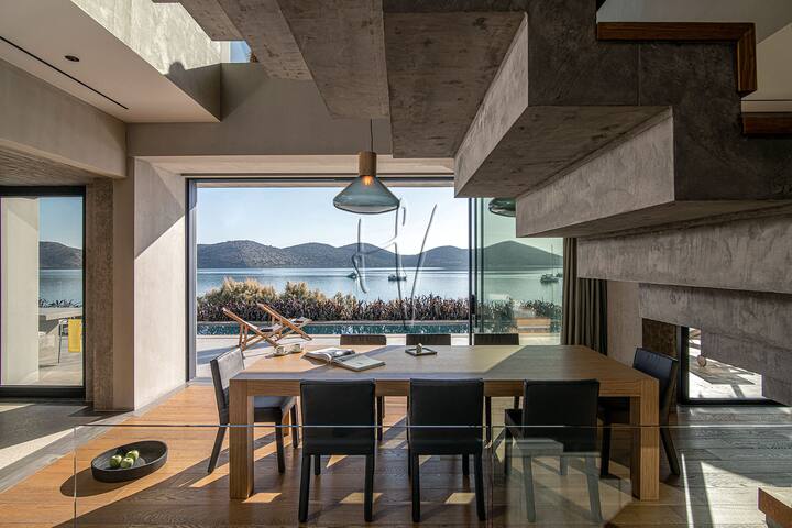 Unique design 3 bedroom villa next to the beach gallery image 3