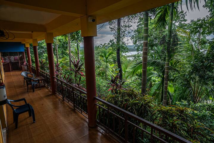 Dining area image 2