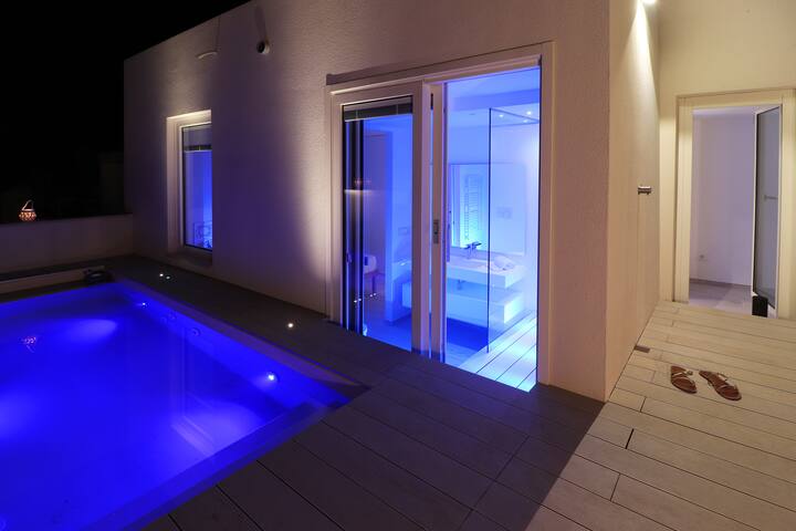 Il Gelso Bianco, luxury pool apartment gallery image 5