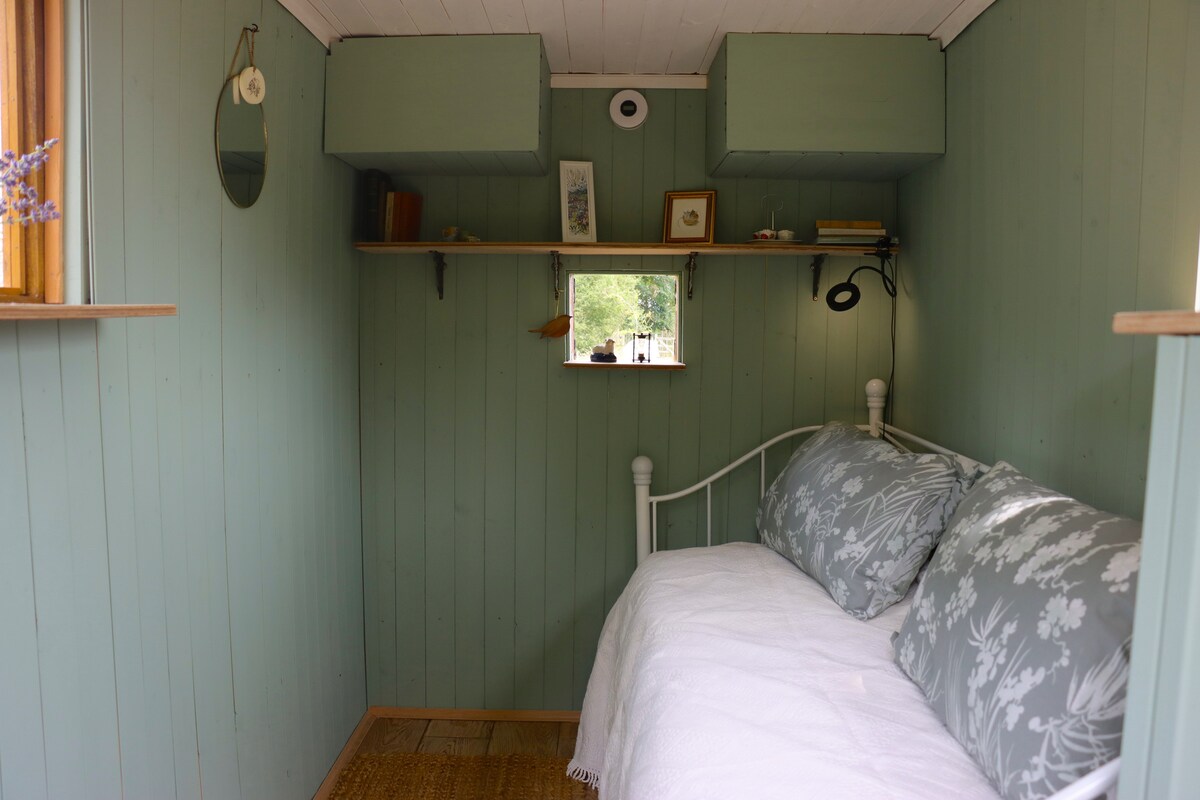 Brand new comfortable, clean and fully refurbished interior 