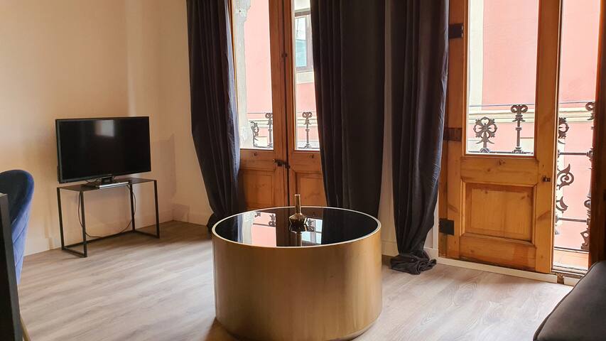Ideal 2 bedroom apartment in the Gothic quarter gallery image 5