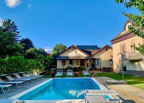 JAM Guest House - Sleeps 16