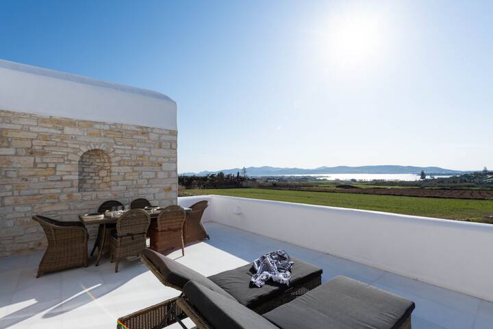 Black Villa with Jacuzzi & Sea View gallery image 4