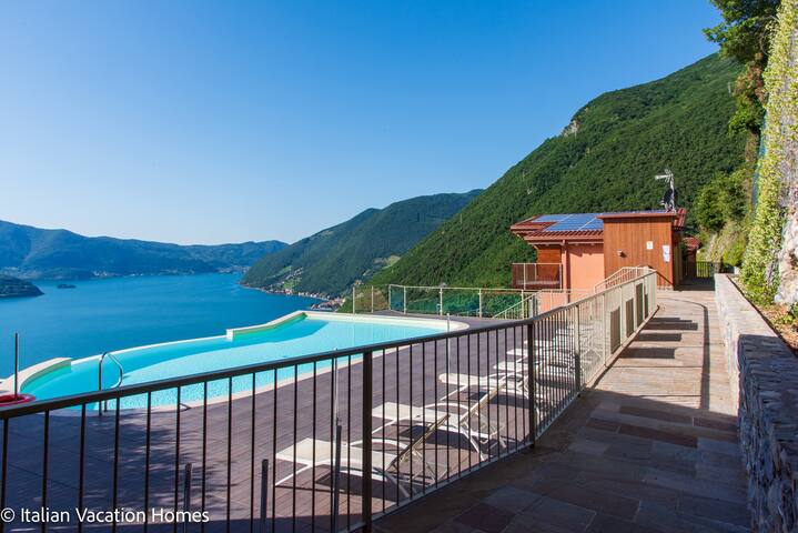 Italian Vacation Homes – Panoramic Villa gallery image 4