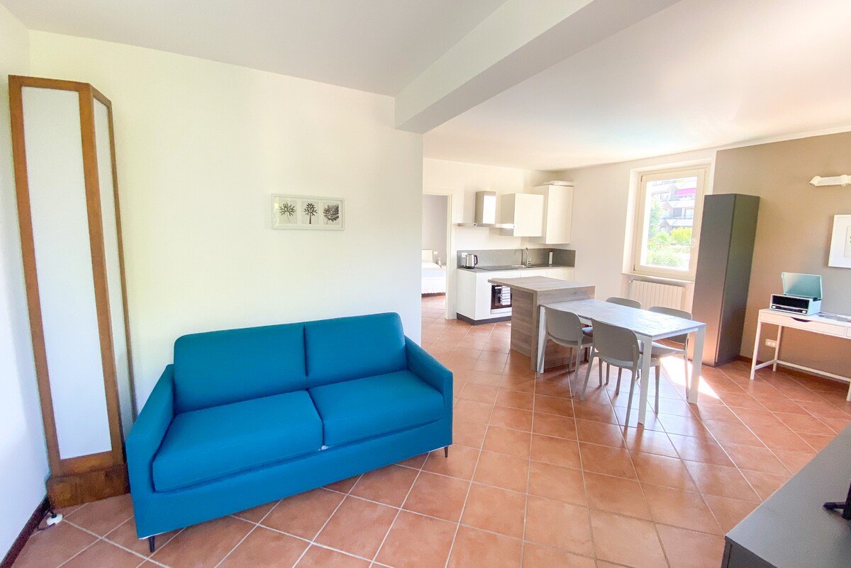 Proprietà Airbnb di successo: Our House in Desenzano del Garda. a Desenzano Del Garda