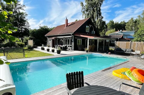 Luxury summer house by Varamon beach with pool