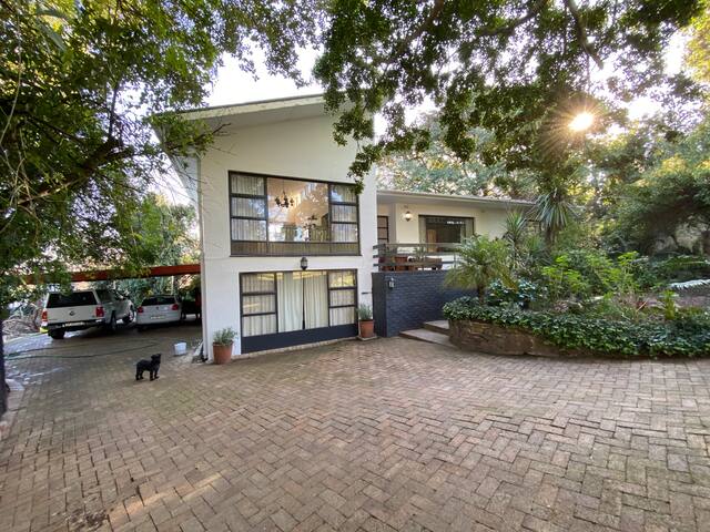 Family 2-bedroom home in the Winelands gallery image 2