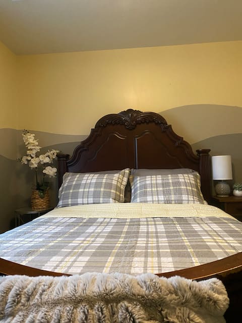 Cozy, relaxing, inviting 3 bedrooms