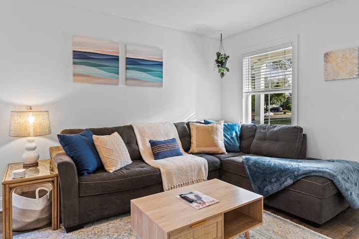 Tilly's Cottage | Fenced Yard | Stocked Coffee Bar - Wilmington