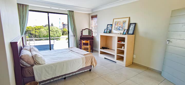 Gostinjska soba s lijepim pogledom na našu legendarnu Stolnu planinu.