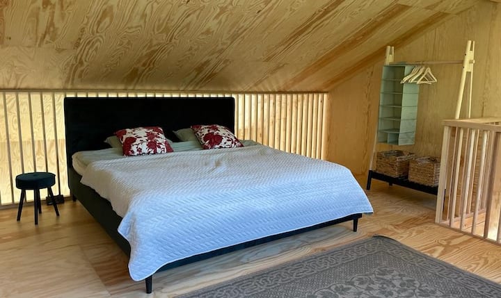 широк кревет 180x200