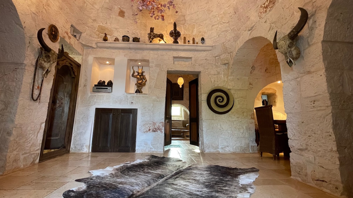 Top performing Airbnb: TrulloNation:Ostuni,Puglia, Exclusive 20m Pool&Gym in Ostuni