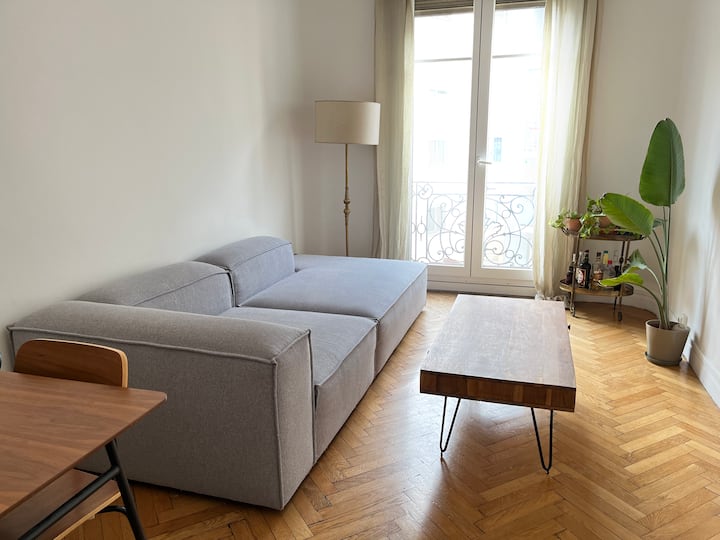 2p Centre-ville - Gare - Tram L2 - Villefranche-sur-Mer