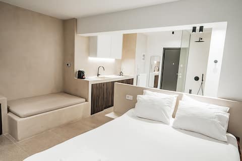 Junior Suite Jacuzzi with Acropolis view