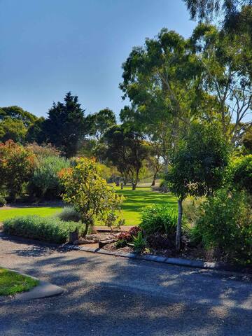 Lacabane Retreat – Gum Tree House gallery image 5