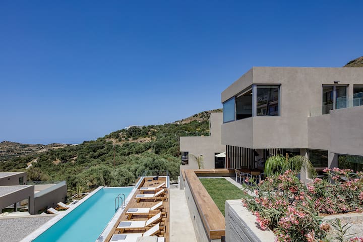 Complex 3 Villas with 2 Pools Amazing View