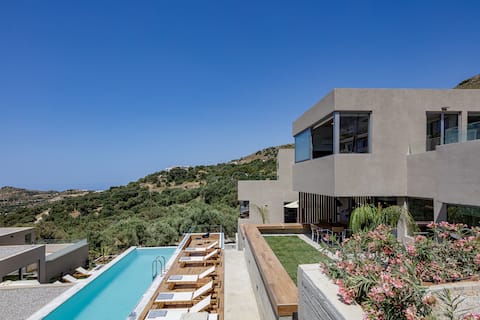 Complex 3 Villas with 2 Pools
Amazing View