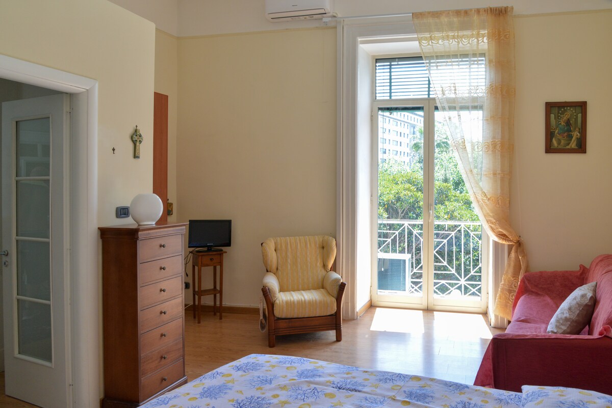 Airbnb con migliori performance: vacation home at ciro's house a Napoli