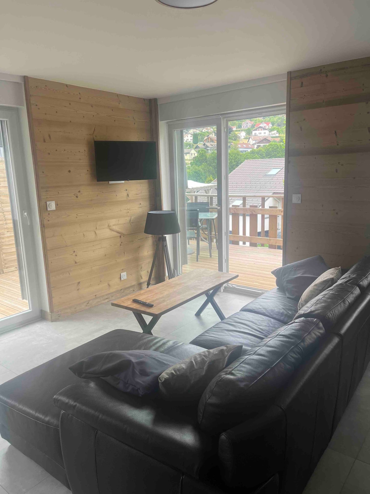Top Airbnb: Mountain Lake Haven Logement C in Gérardmer
