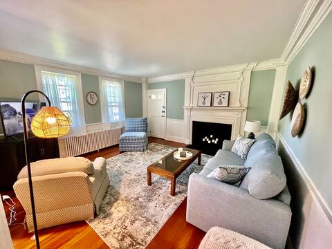 Successful Airbnb property: Location, location! Historic Downtown Falmouth! in Falmouth