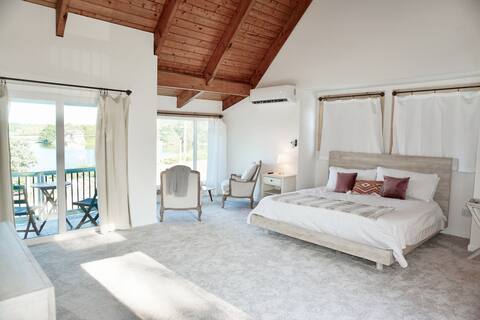 Morgan Suite