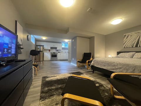 Top Airbnb: Charming & Cozy | Feel at Home While You Travel in Grande Prairie