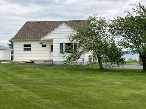 Nan’s Place, cosy 4 bedroom home with fireplace