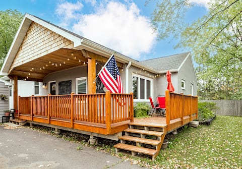 YellowBike Coffee House sleeps 16+(30day+ discount