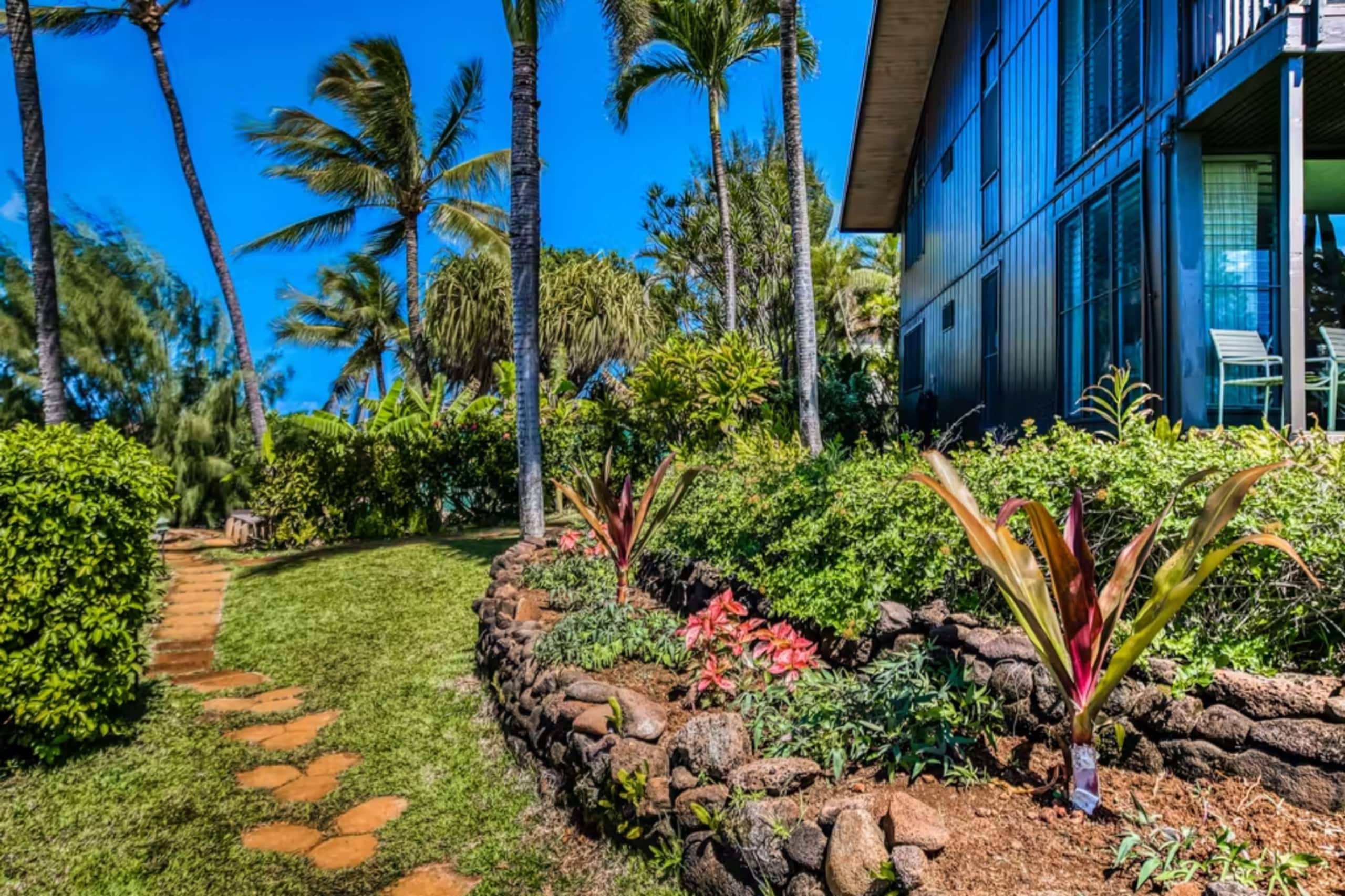 Condo in Lahaina · ★4.95 · 1 bedroom · 2 beds · 1 bath - Image 25
