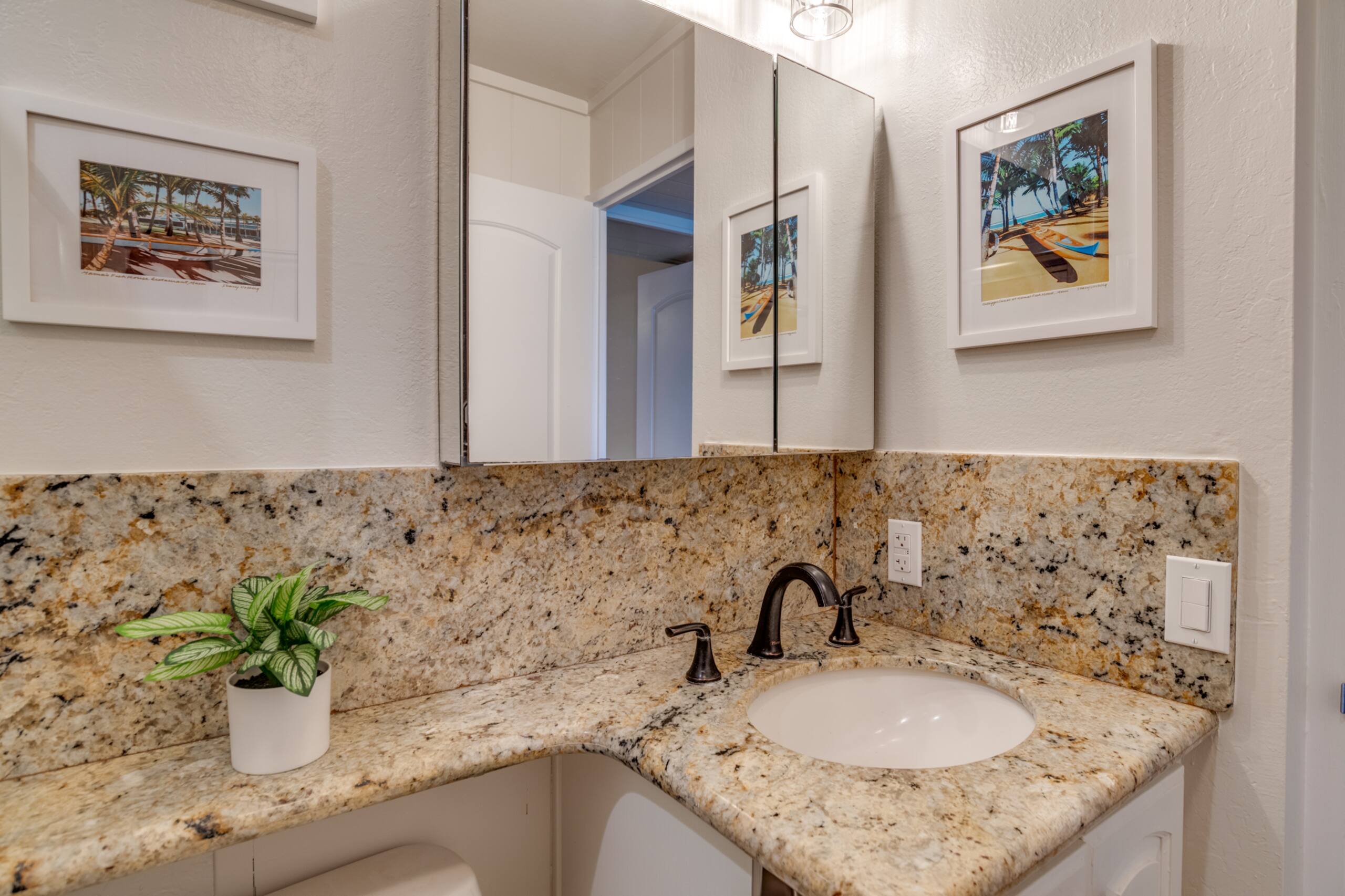 Condo in Lahaina · ★4.95 · 1 bedroom · 2 beds · 1 bath - Image 15